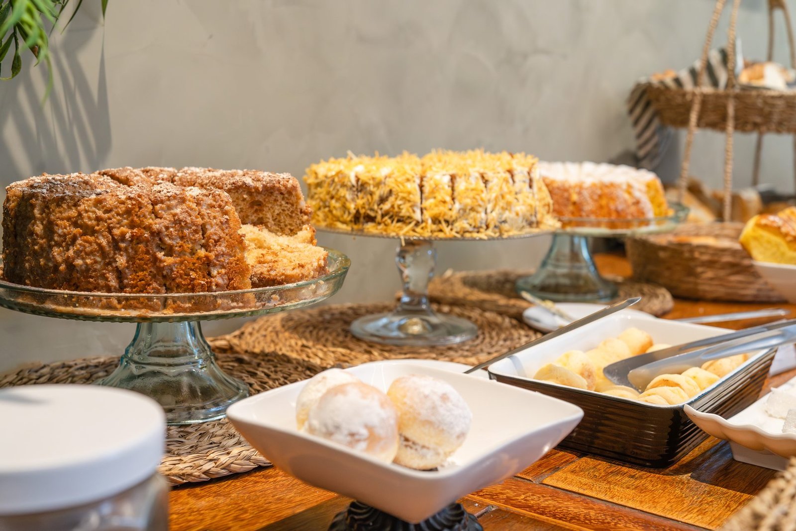 Buffet de bolos caseiros do café da manhã