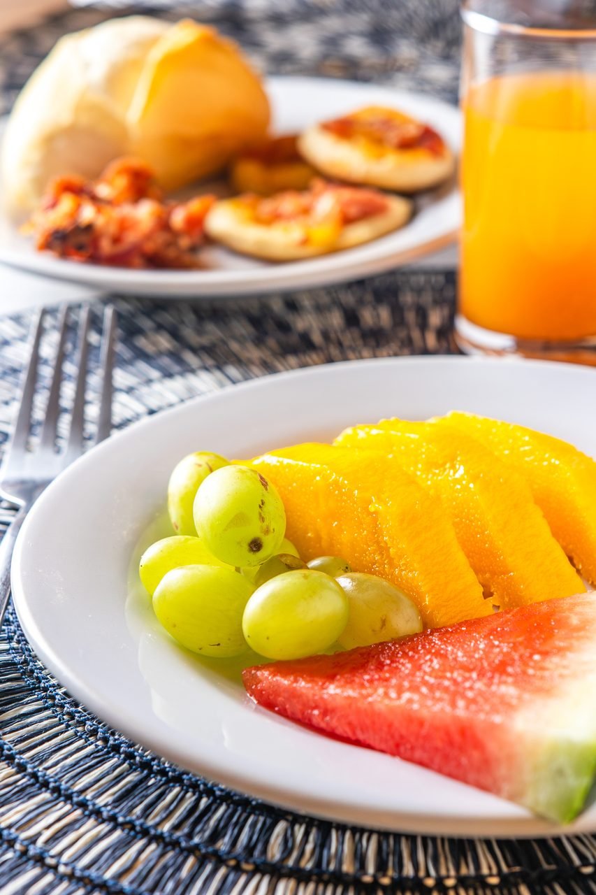 Prato de frutas frescas
